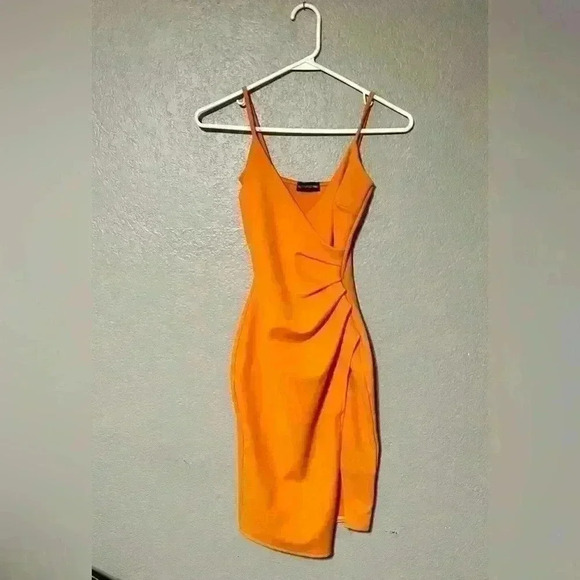 PrettyLittleThing Lauriell Bright Orange Wrap Front Crepe Midi Dress Size Small - Picture 4 of 10